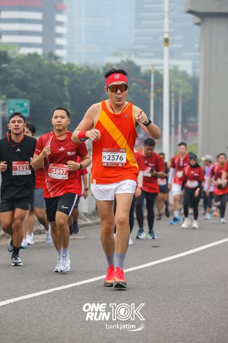 Race photo from ONE RUN 10 K