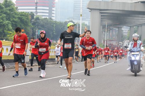 Race photo from ONE RUN 10 K