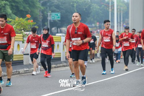 Race photo from ONE RUN 10 K