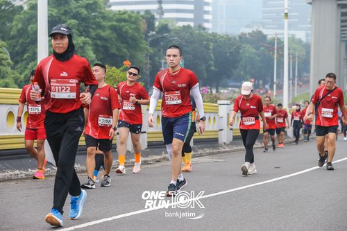 Race photo from ONE RUN 10 K