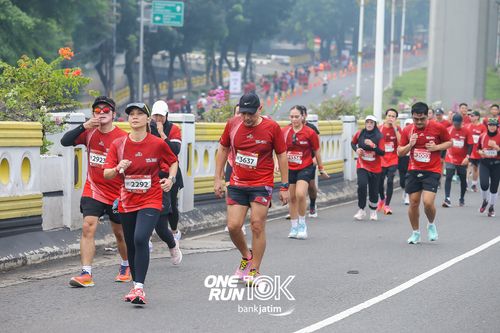 Race photo from ONE RUN 10 K