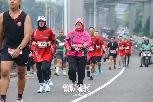 Race photo from ONE RUN 10 K
