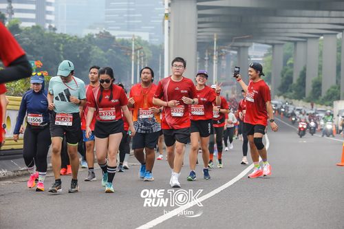 Race photo from ONE RUN 10 K