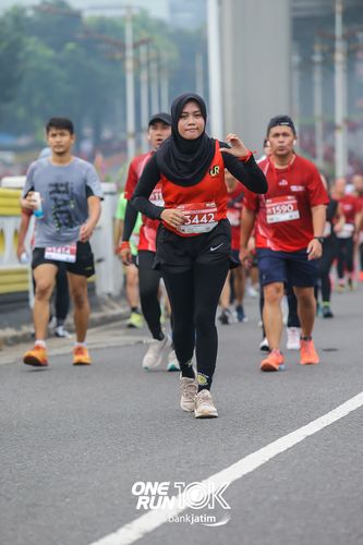Race photo from ONE RUN 10 K