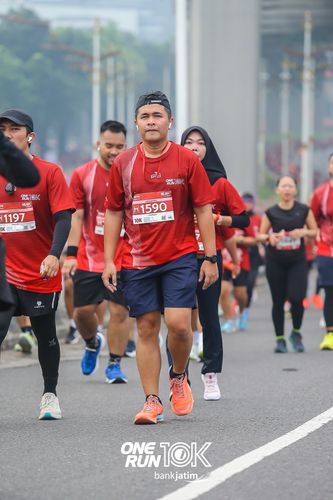 Race photo from ONE RUN 10 K