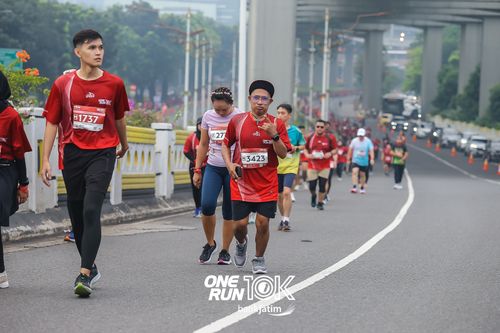 Race photo from ONE RUN 10 K