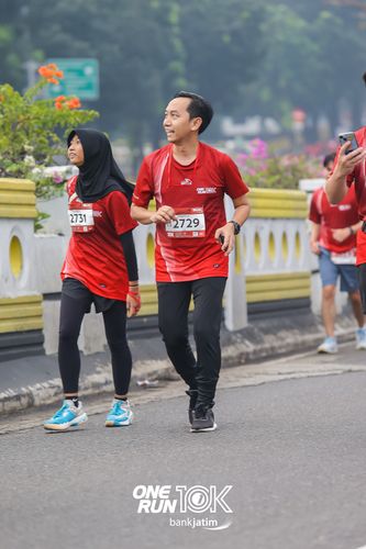 Race photo from ONE RUN 10 K