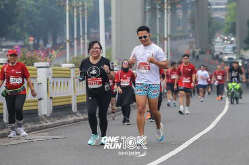 Race photo from ONE RUN 10 K
