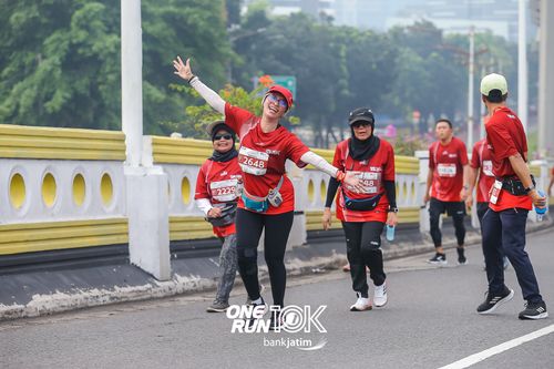 Race photo from ONE RUN 10 K