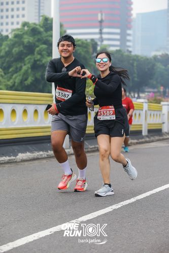 Race photo from ONE RUN 10 K