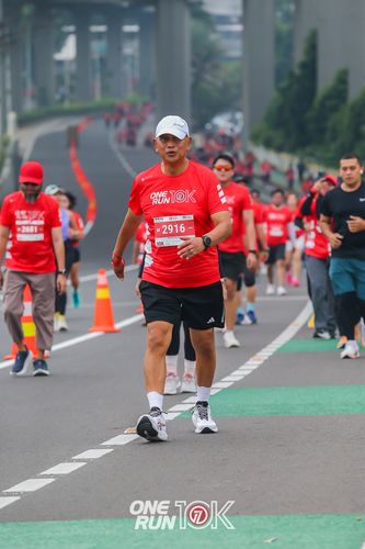 Race photo from ONE RUN 10K 2025