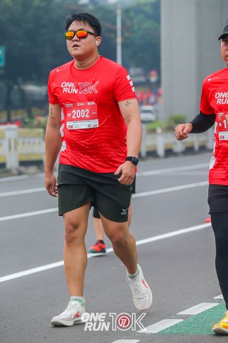 Race photo from ONE RUN 10K 2025