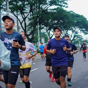 Race photo from FIRST SUNDAY RUN
