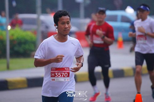 Race photo from ONE RUN 10 K