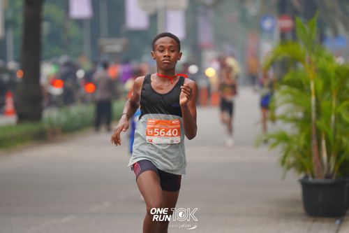 Race photo from ONE RUN 10 K