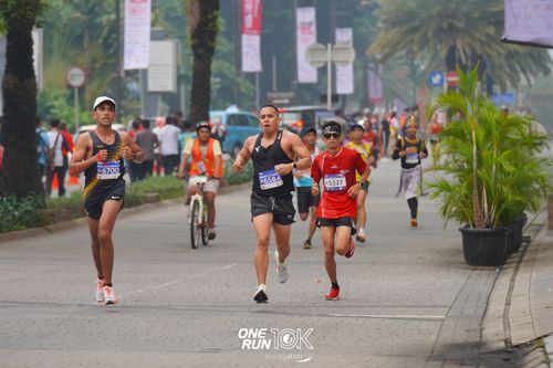 Race photo from ONE RUN 10 K
