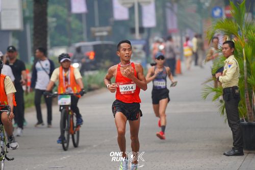 Race photo from ONE RUN 10 K