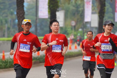 Race photo from ONE RUN 10 K