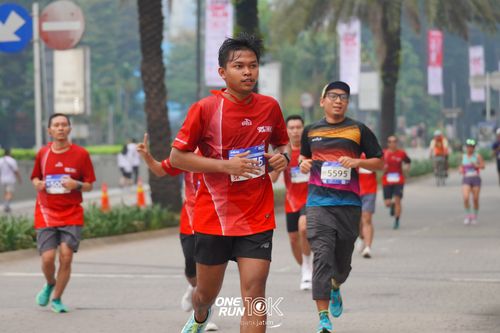 Race photo from ONE RUN 10 K