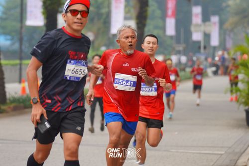 Race photo from ONE RUN 10 K