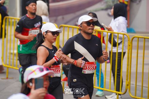 Race photo from ONE RUN 10 K