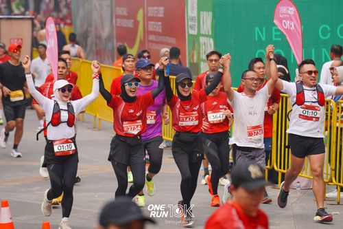 Race photo from ONE RUN 10 K