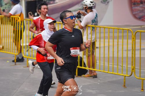 Race photo from ONE RUN 10 K