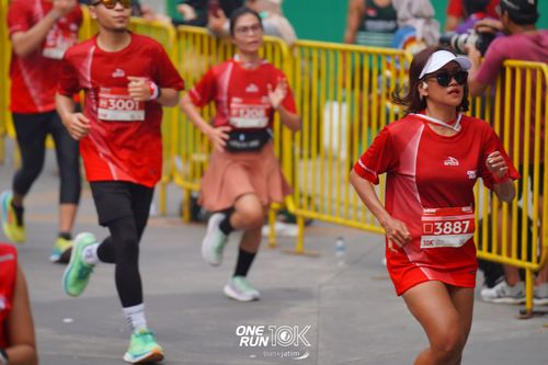 Race photo from ONE RUN 10 K