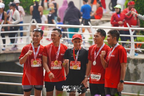Race photo from ONE RUN 10 K