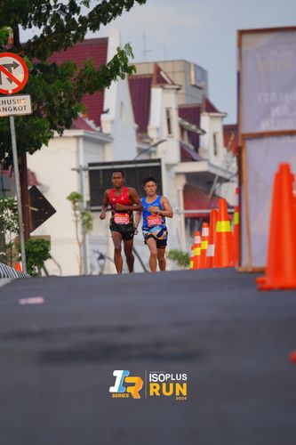 Race photo from Isoplus Run 2024 Surabaya