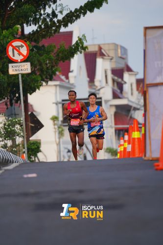 Race photo from Isoplus Run 2024 Surabaya