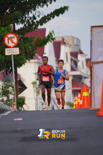 Race photo from Isoplus Run 2024 Surabaya