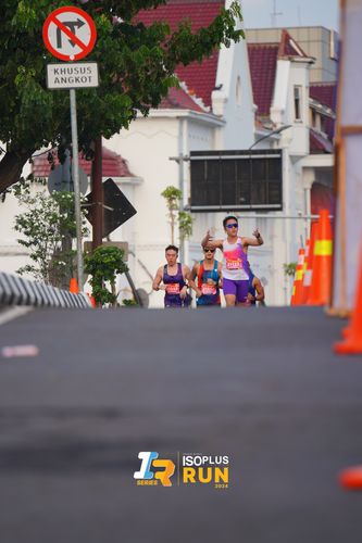 Race photo from Isoplus Run 2024 Surabaya