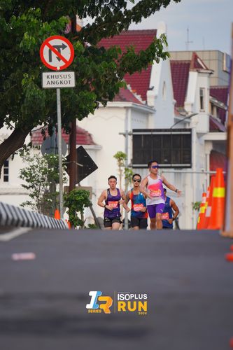 Race photo from Isoplus Run 2024 Surabaya