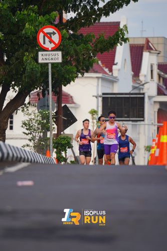 Race photo from Isoplus Run 2024 Surabaya