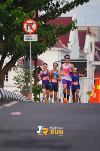 Race photo from Isoplus Run 2024 Surabaya