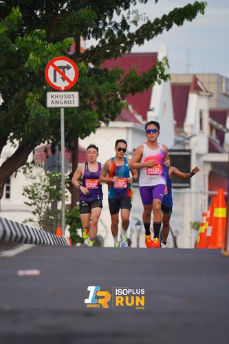 Race photo from Isoplus Run 2024 Surabaya