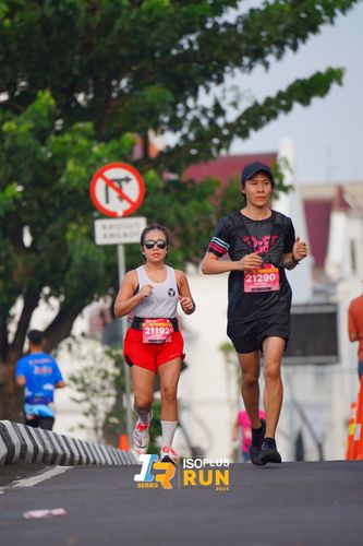 Race photo from Isoplus Run 2024 Surabaya