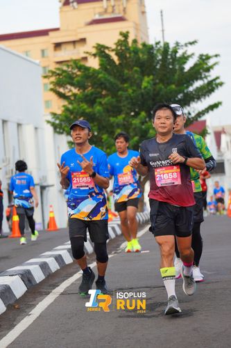 Race photo from Isoplus Run 2024 Surabaya