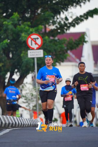 Race photo from Isoplus Run 2024 Surabaya
