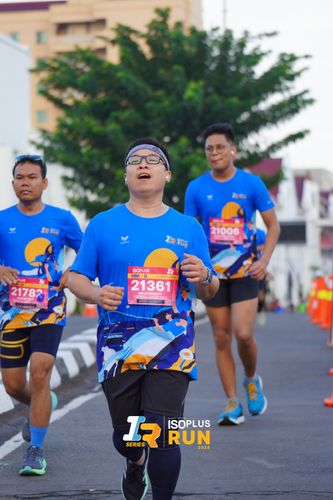 Race photo from Isoplus Run 2024 Surabaya