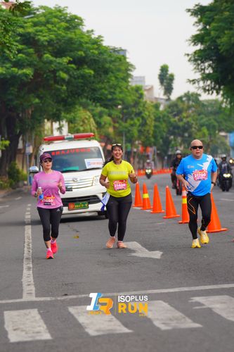 Race photo from Isoplus Run 2024 Surabaya