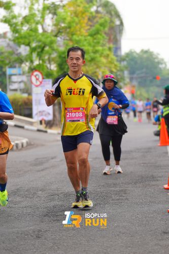 Race photo from Isoplus Run 2024 Surabaya
