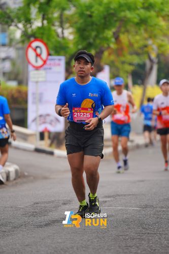 Race photo from Isoplus Run 2024 Surabaya