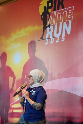 Race photo from PIK NITE RUN VIBES