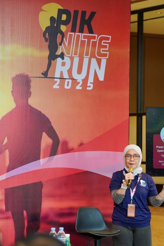 Race photo from PIK NITE RUN VIBES