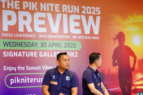 Race photo from PIK NITE RUN VIBES