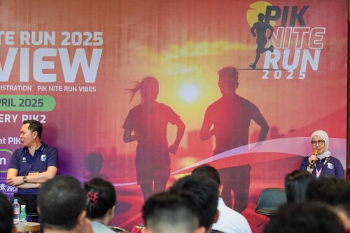 Race photo from PIK NITE RUN VIBES