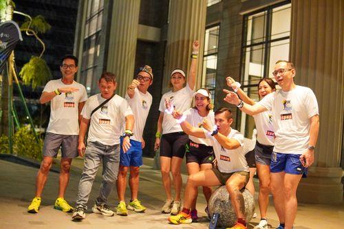 Race photo from PIK NITE RUN VIBES