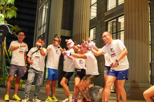 Race photo from PIK NITE RUN VIBES